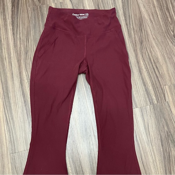 Outdoor Voices SuperForm Rib Flare Pant Stretchy Bell Bottom In Burgundy Size xs - Picture 4 of 12